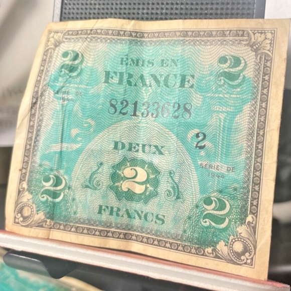 Two 1944 WW2 Sue Military Currency France 2 FRANCS World War II# 205488589517 - Picture 6 of 6